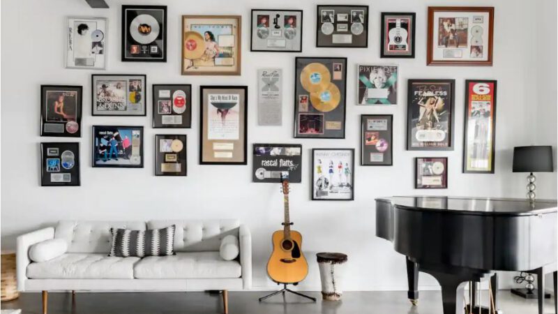 4 Great Tips for Decorating the Wall with Canvas